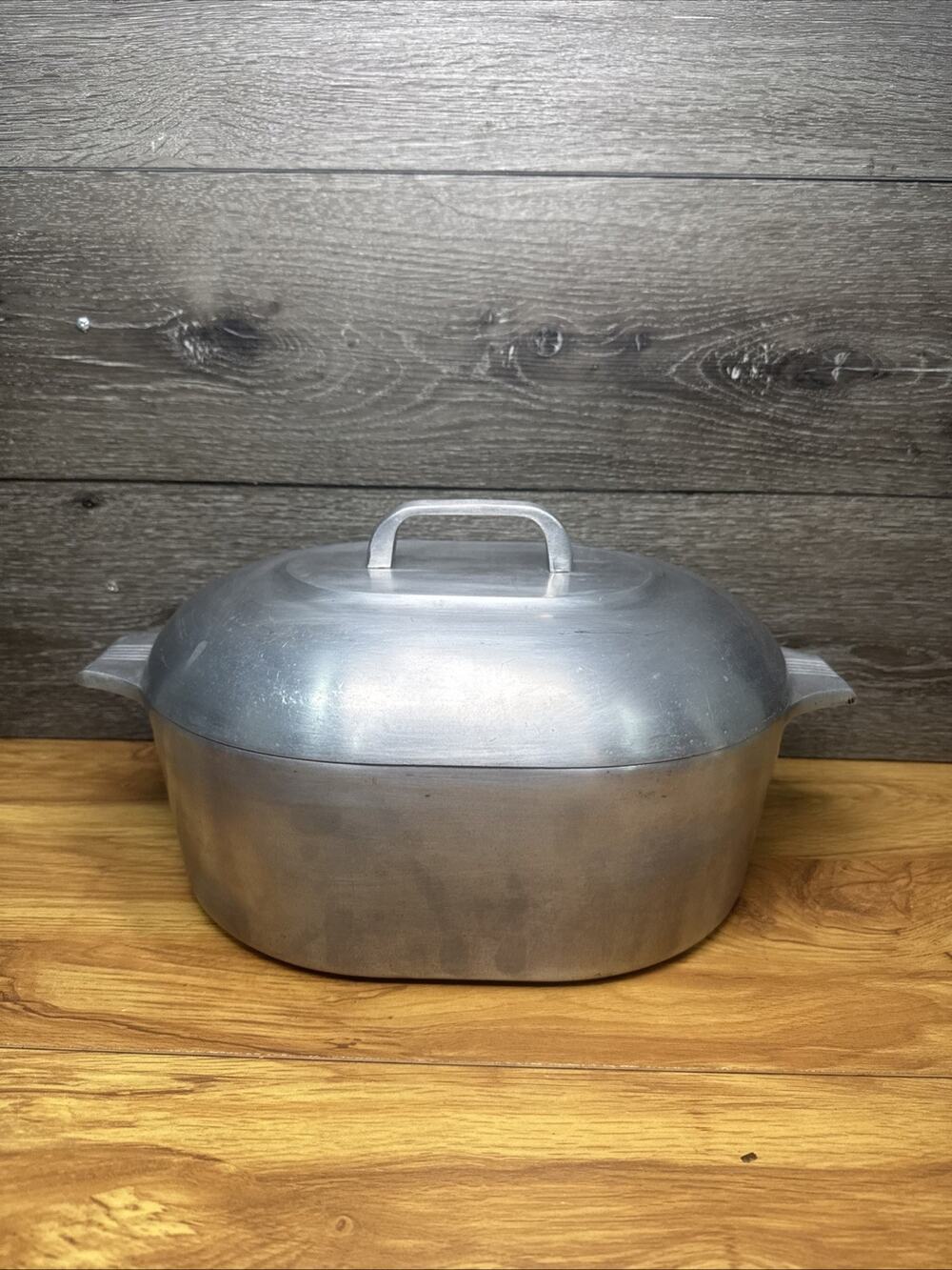 Magnalite GHC USA 8 Qt. Oval Roaster Dutch Oven w/Lid
